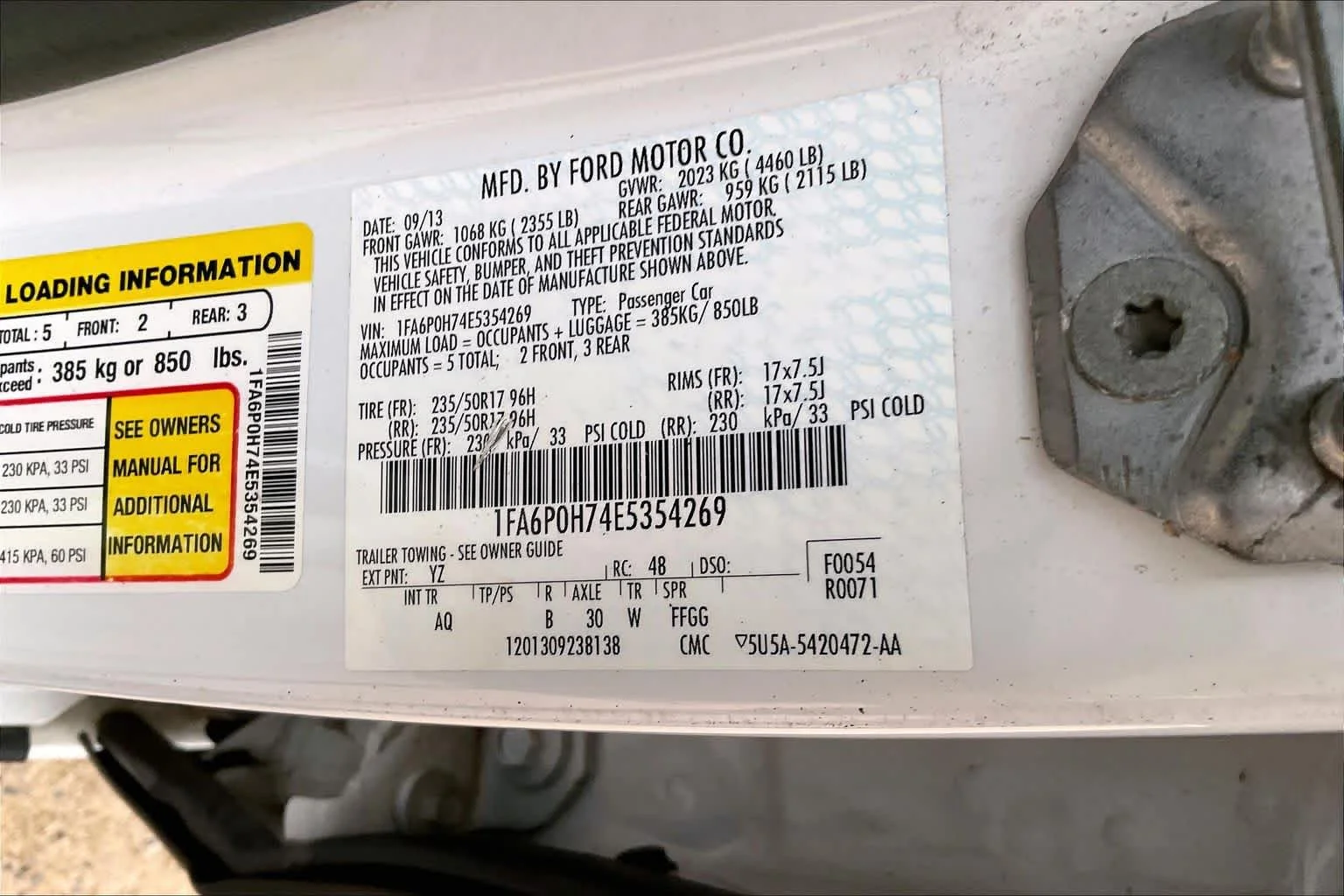 Used 2014 Oxford White Ford SE image 32