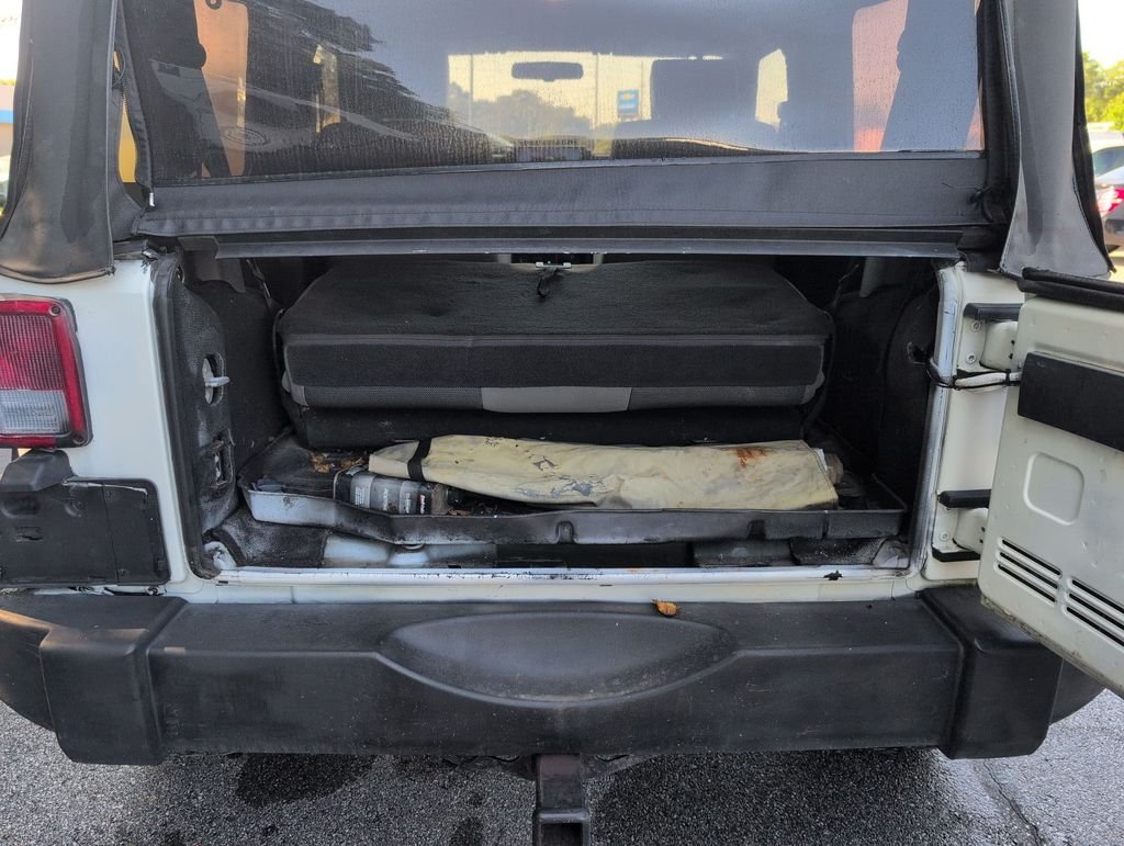Used 2008 Green Jeep X image 19