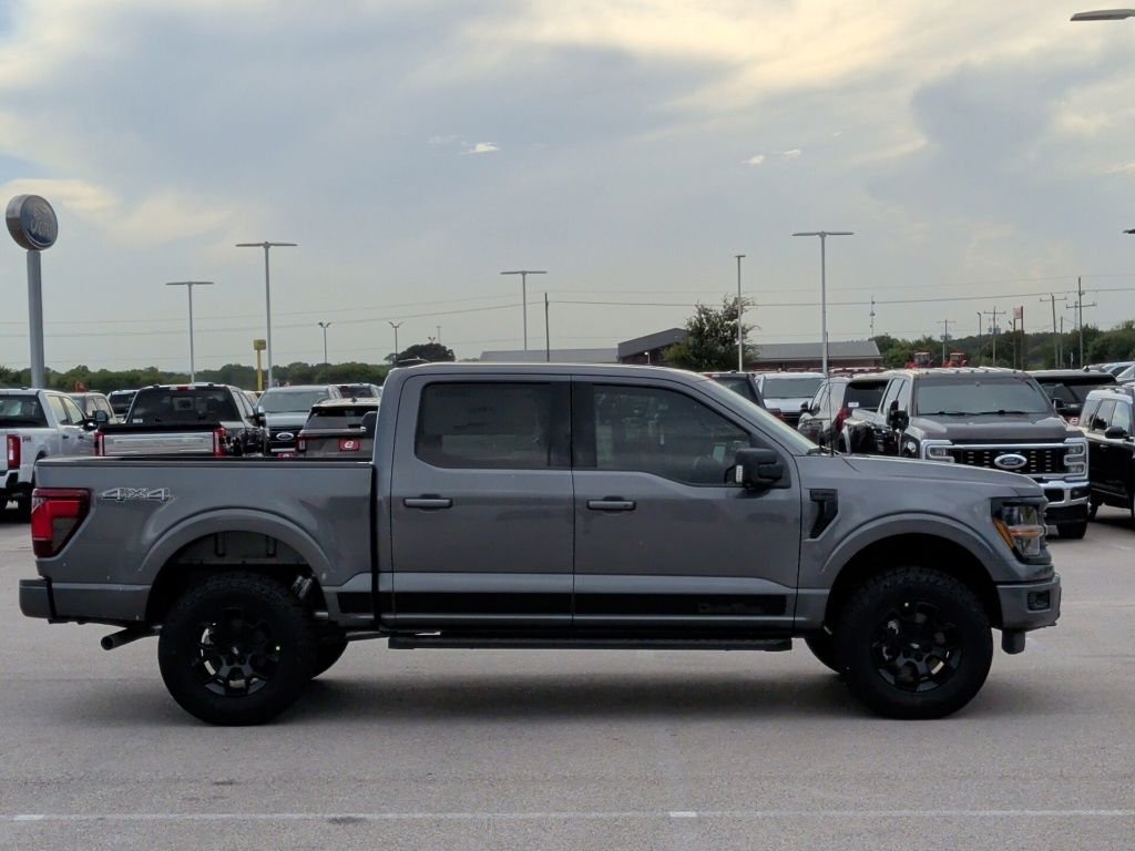 New 2026 Carbonized Gray Metallic Ford XLT image 9