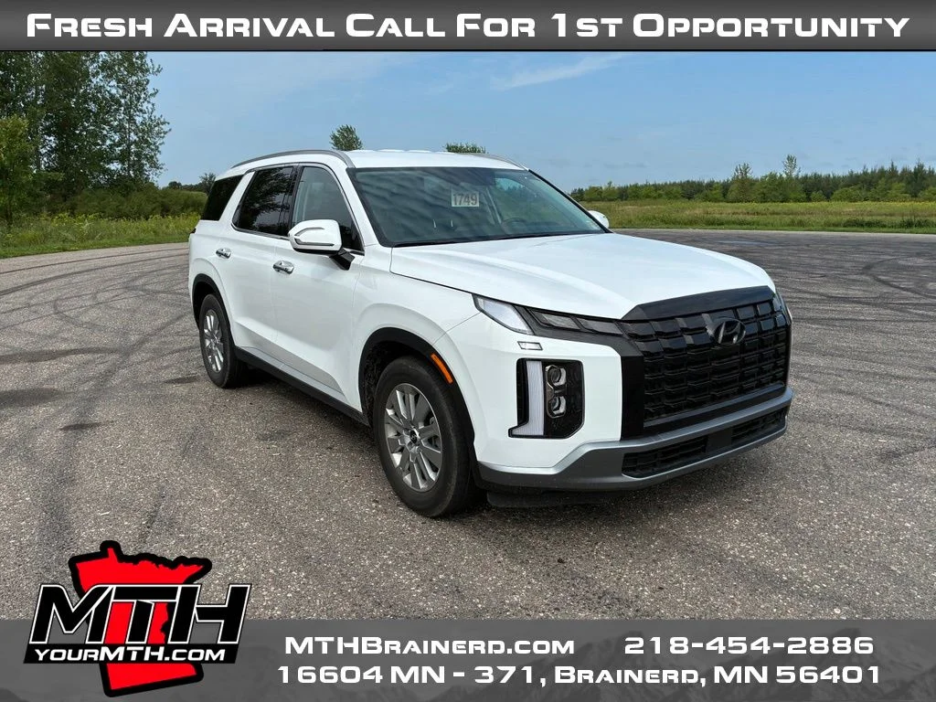 Certified Used 2025 White Hyundai SEL image 2