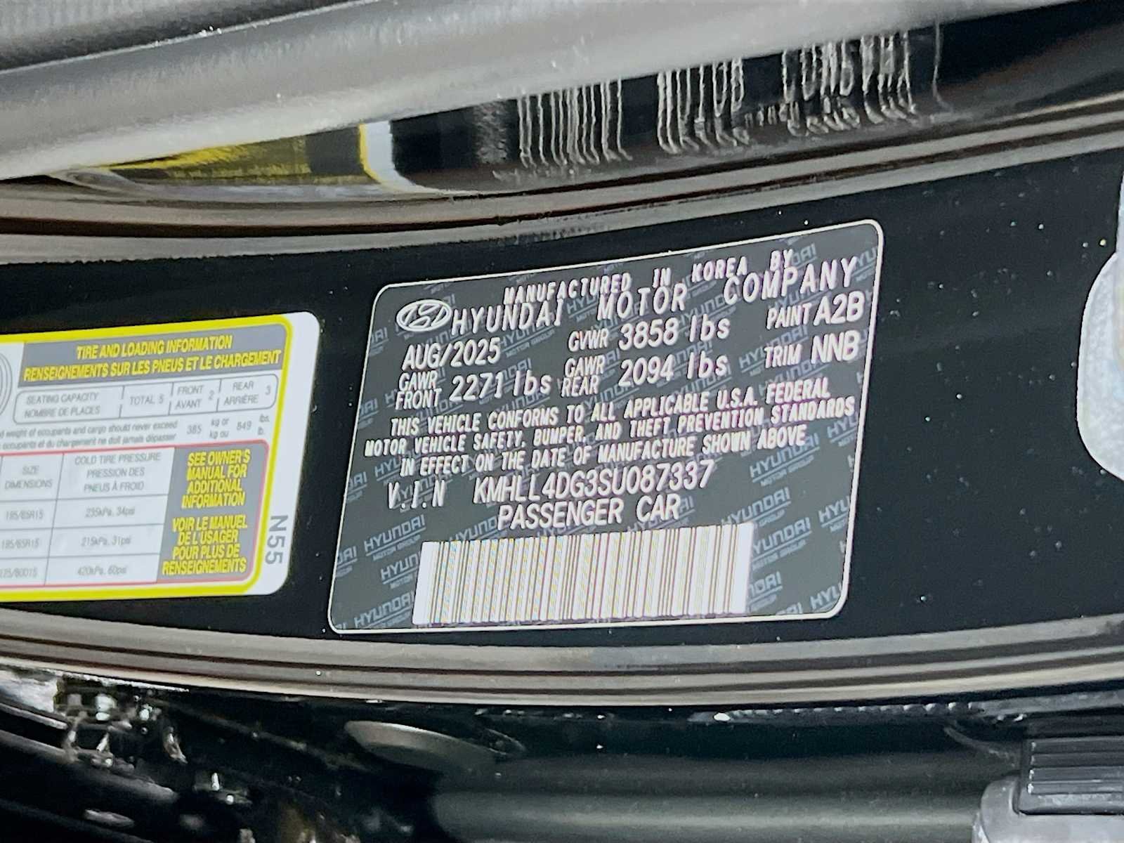 Certified Used 2025 Abyss Black Hyundai SE image 31