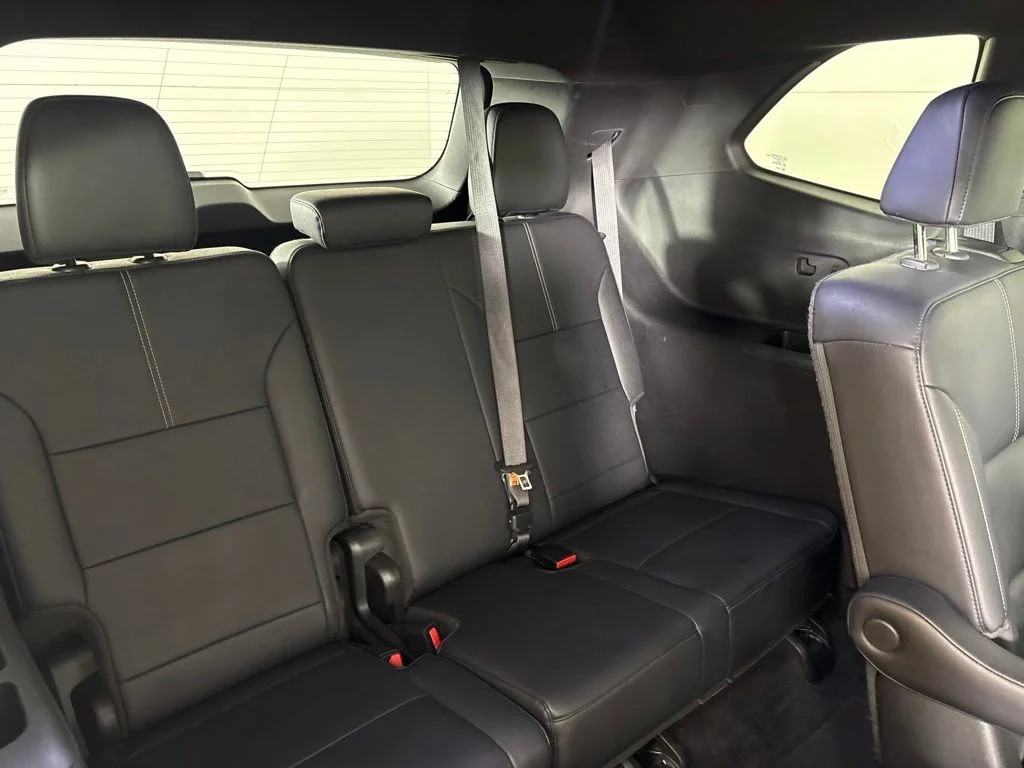 Used 2024 White GMC Elevation image 21