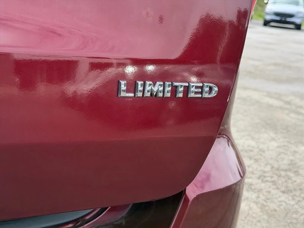 Used 2018 Red Jeep Limited image 7