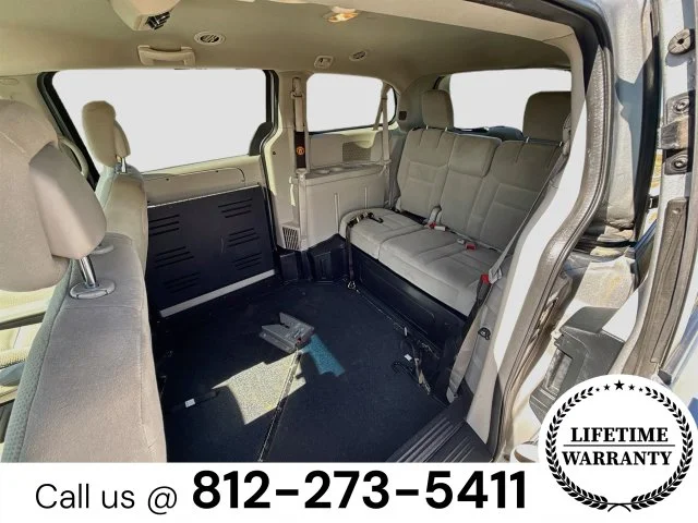Used 2016 Silver Dodge SE image 21