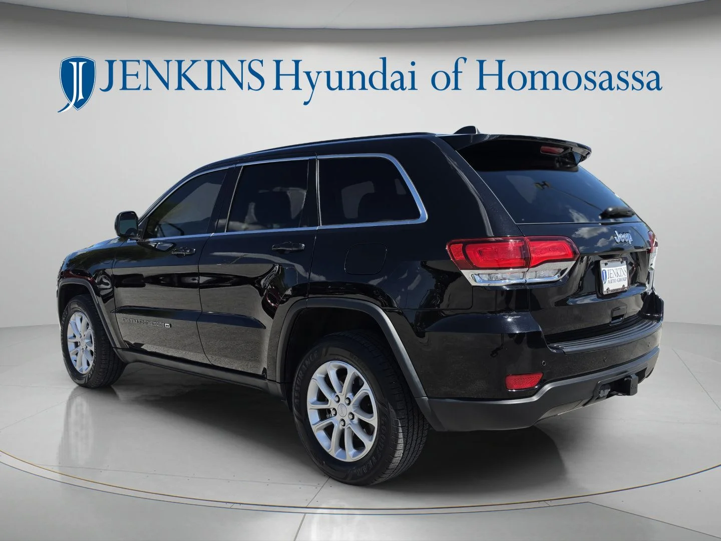 Used 2022 Black Jeep Laredo X image 7