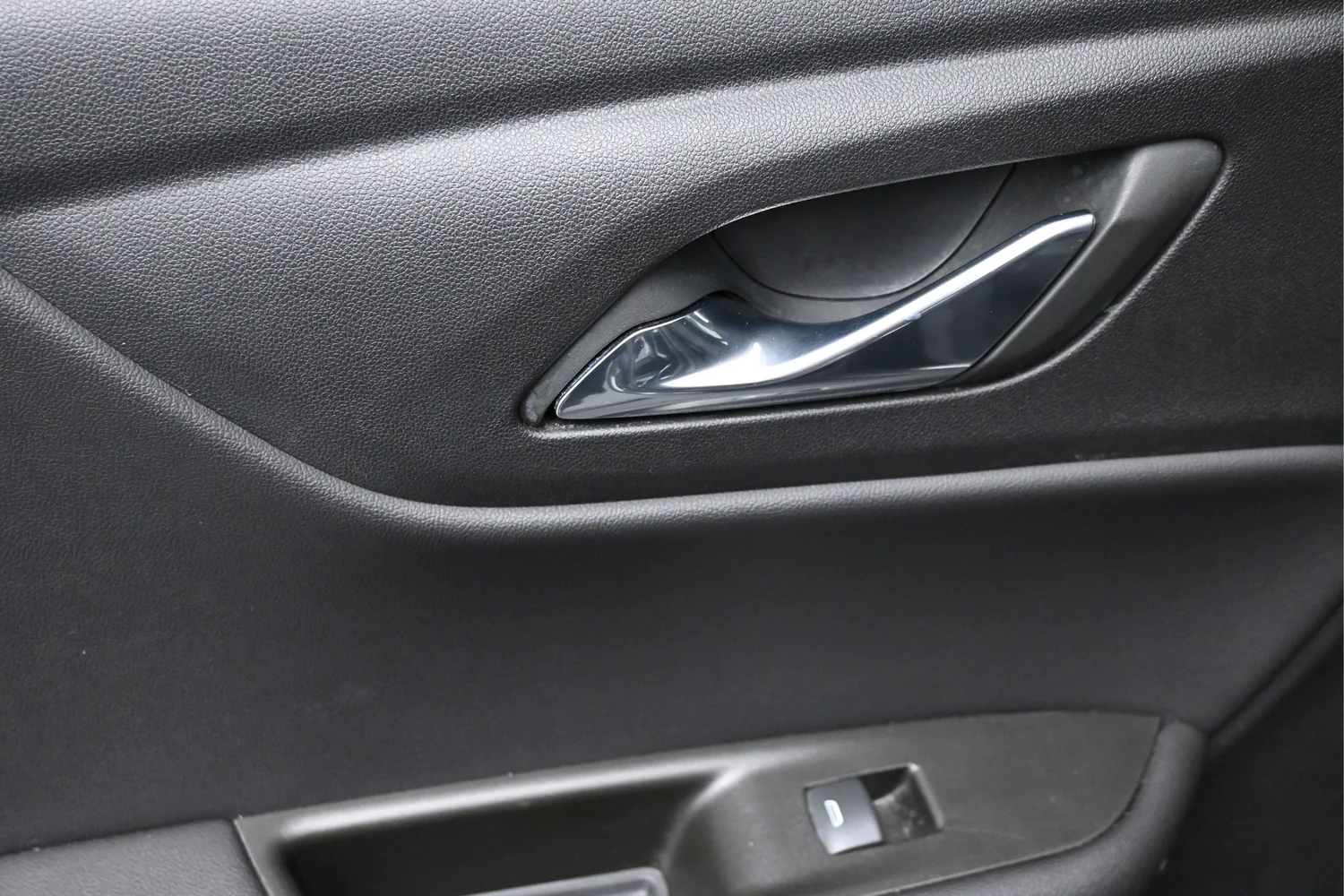 Used 2025 Black Chevrolet LT image 13