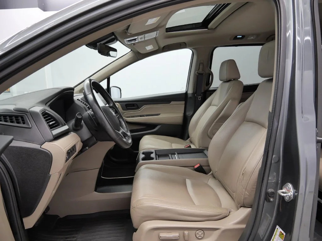 Used 2018 Gray Honda EX-L image 12