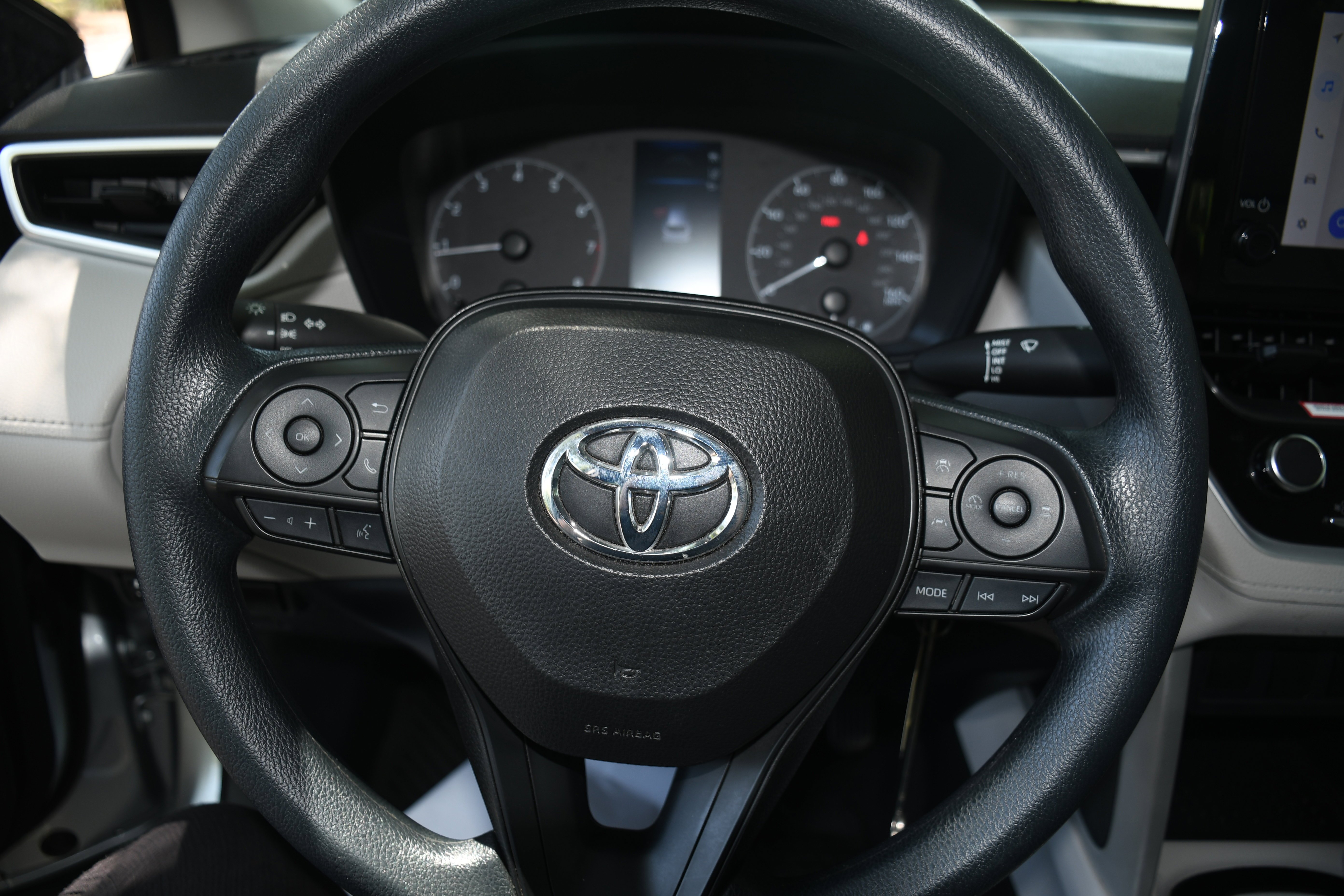 Used 2024 Silver Toyota L image 12