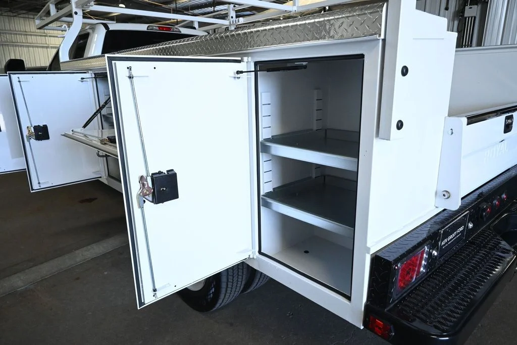 2025 Ford F-450 Super Duty Chassis Cab XL - Photo 25