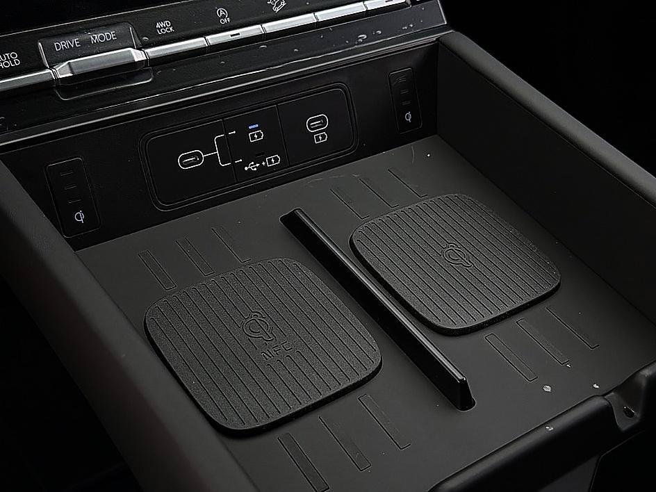 New 2027 Phantom Black Hyundai Calligraphy AWD image 29