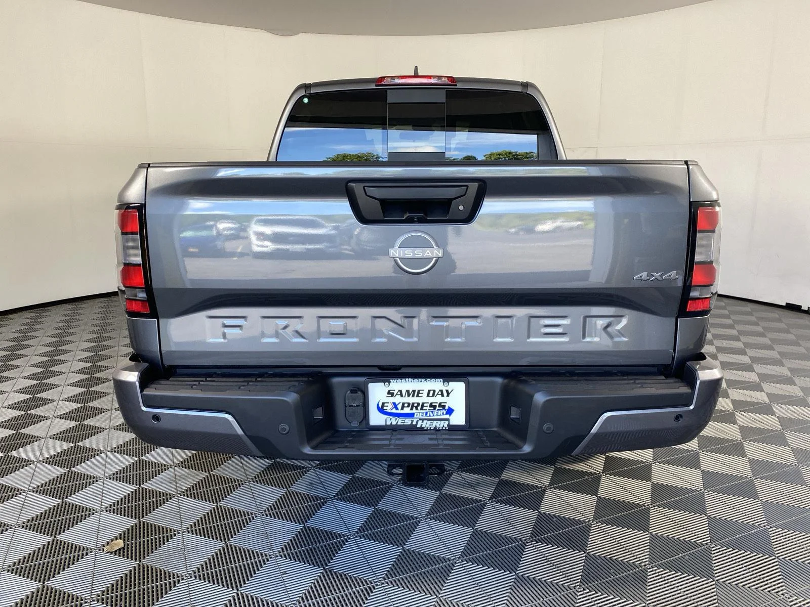 New 2027 Gun Metallic Nissan Crew Cab SV image 18
