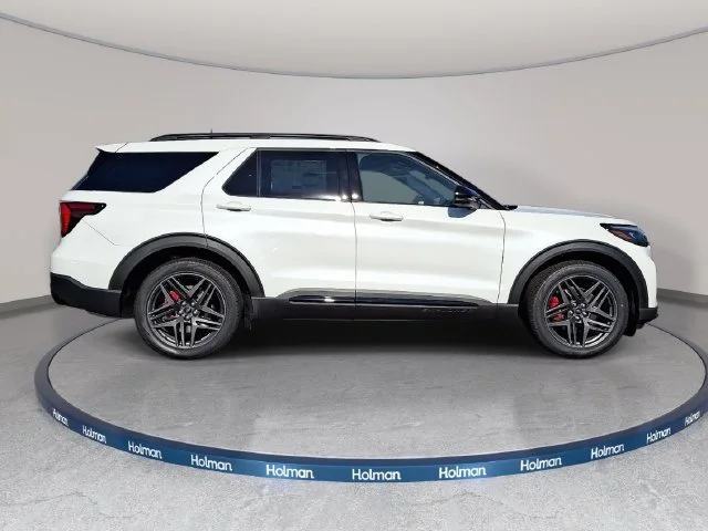 New 2027 Star White Metallic Tri-Coat Ford ST image 3