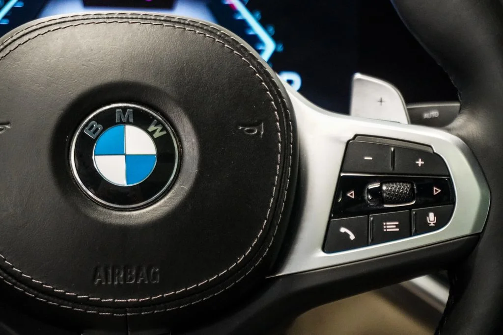 Used 2024 Black BMW xDrive40i image 17
