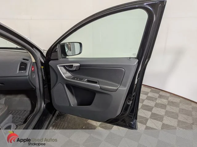 Used 2010 Gray Volvo 3.2 image 35