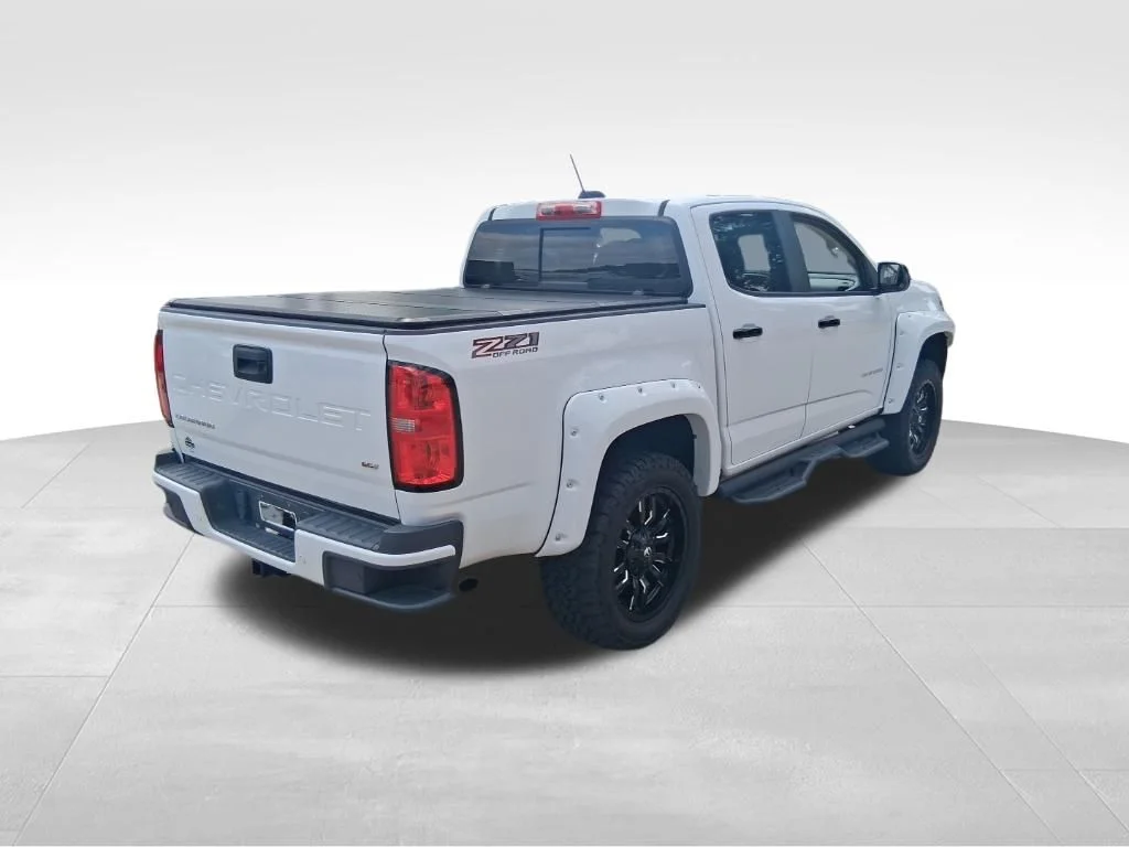 Used 2022 White Chevrolet Z71 image 5
