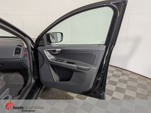 Used 2010 Gray Volvo 3.2 image 35