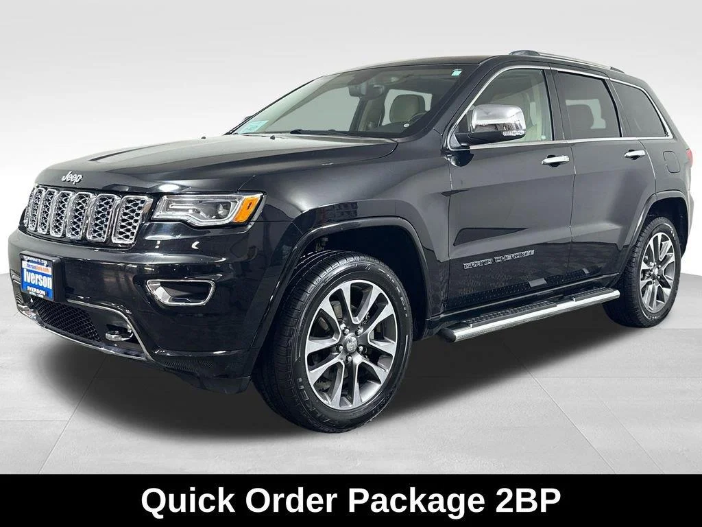 Used 2018 Diamond Black Crystal Pearlcoat Jeep Overland image 6
