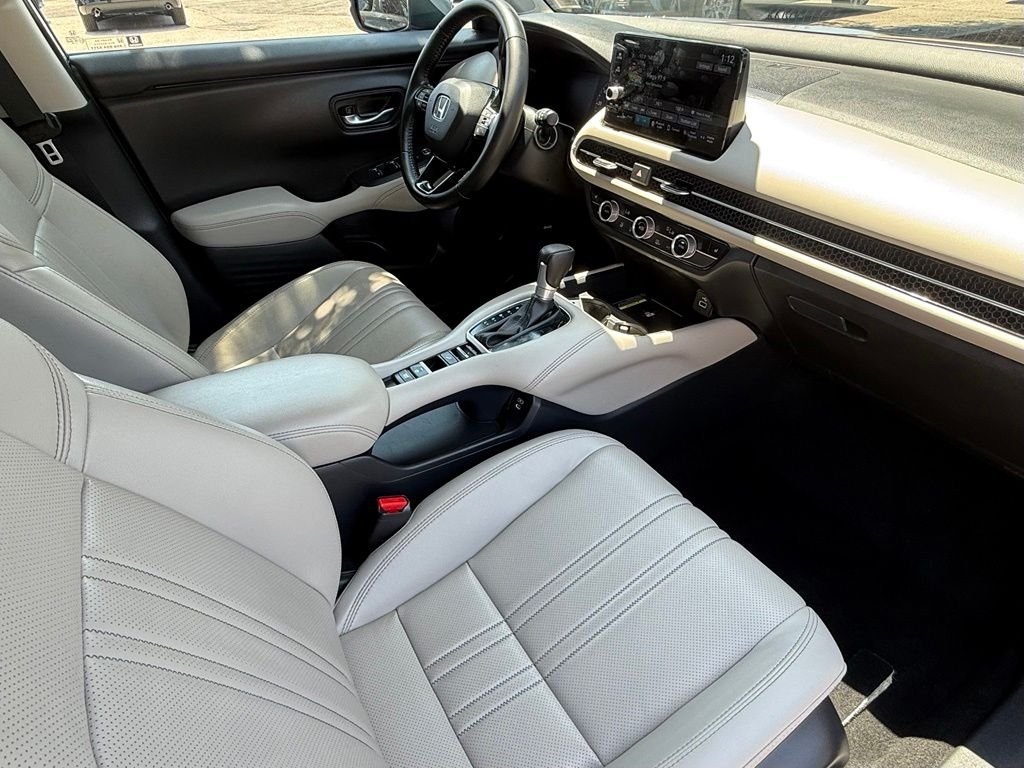 Used 2025 Silver Honda EX-L image 31