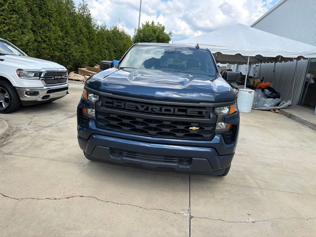 Used 2022 Blue Chevrolet Custom image 3