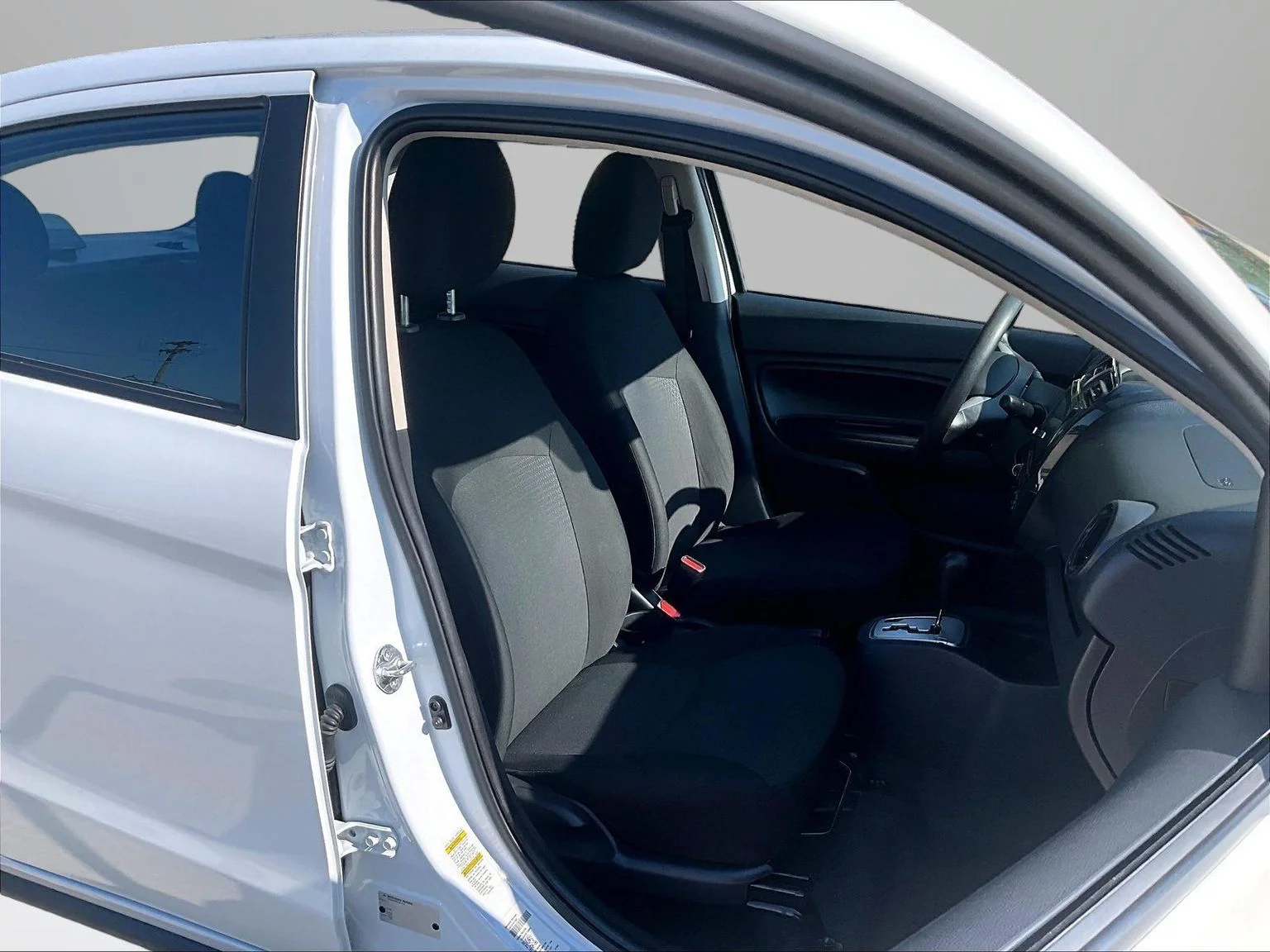 Used 2024 White Mitsubishi ES image 8