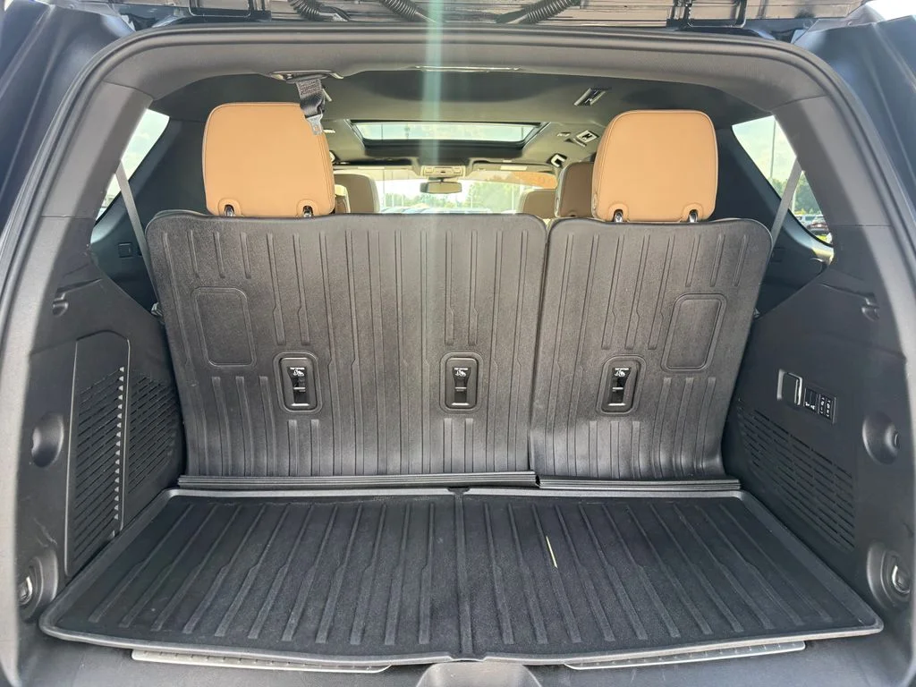 Used 2023 Black Chevrolet Premier image 22