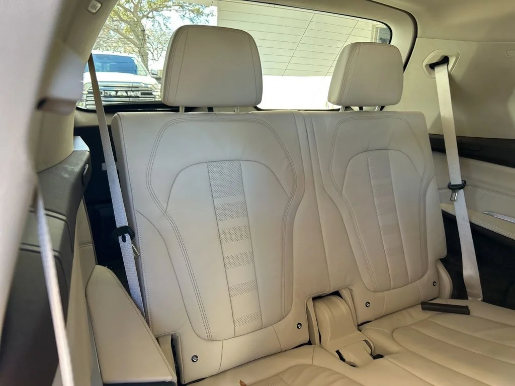 Used 2019 Black BMW xDrive40i image 39