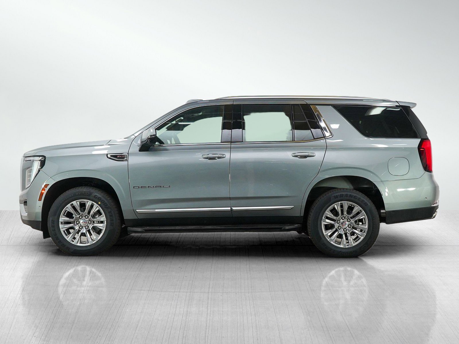 Used 2025 GMC Yukon Denali with VIN 1GKS2DRL5SR197595 for sale in Wayzata, Minnesota