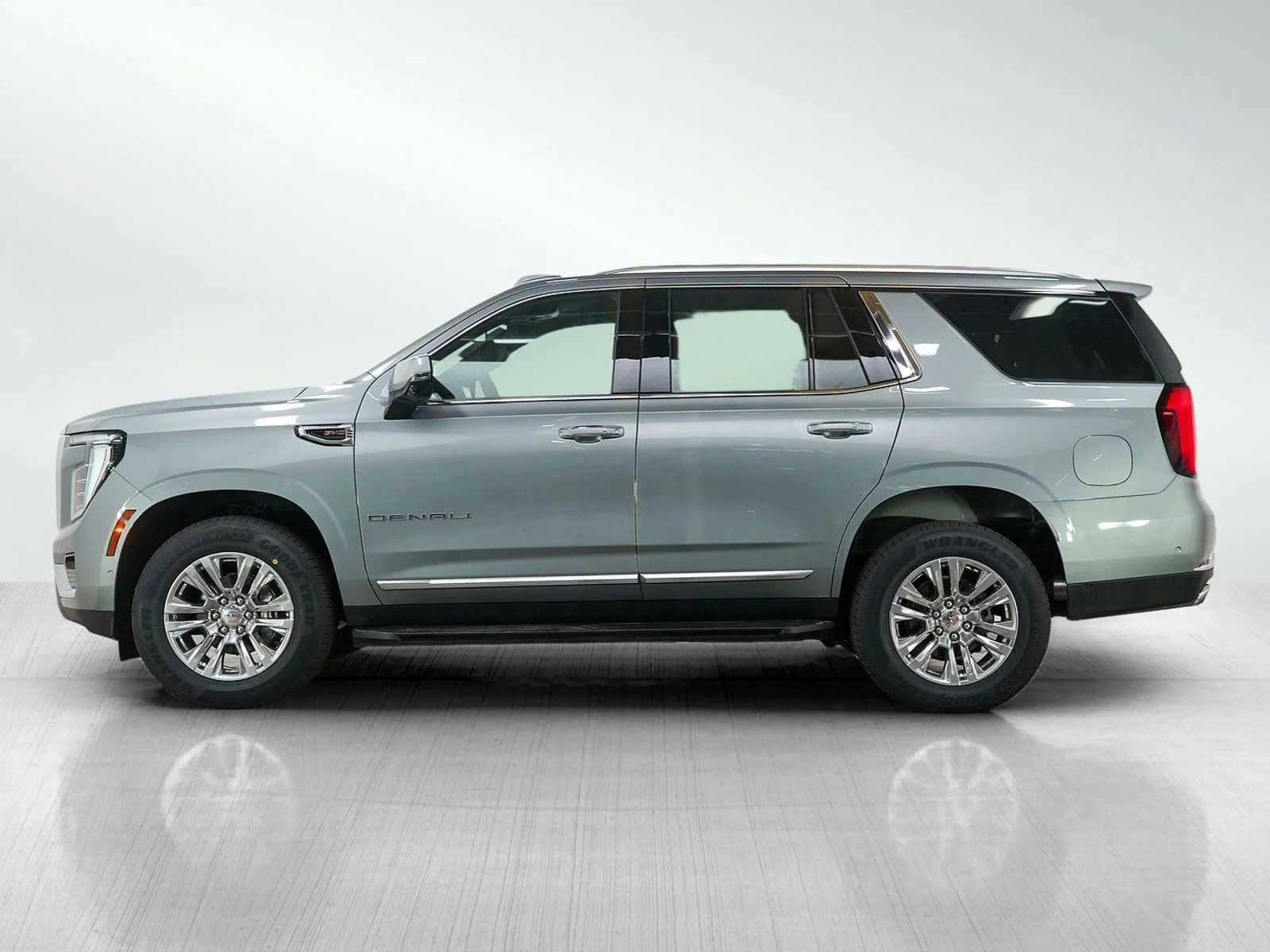 Used 2025 GMC Yukon Denali with VIN 1GKS2DRL5SR197595 for sale in Wayzata, Minnesota