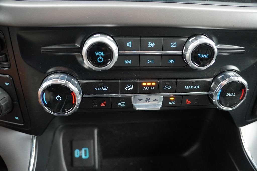 Used 2024 Gray Ford XLT image 6