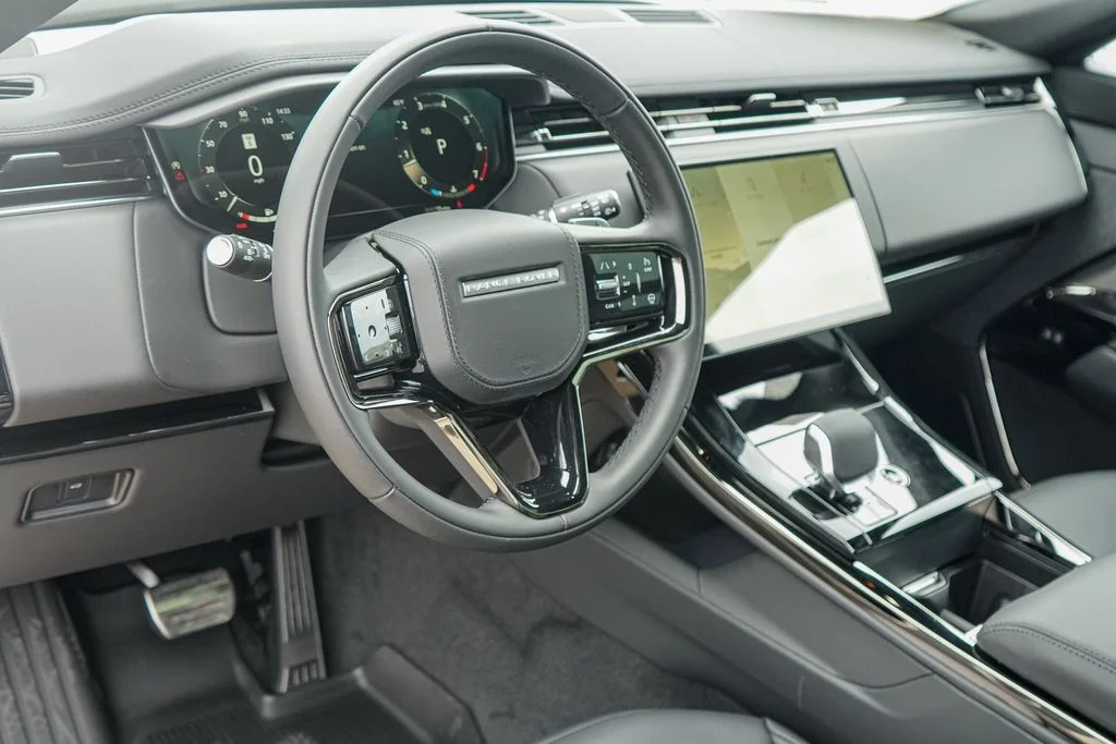 New 2026 White Land Rover Dynamic SE image 11