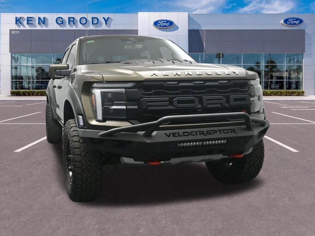 Used 2025 Green Ford Raptor image 4