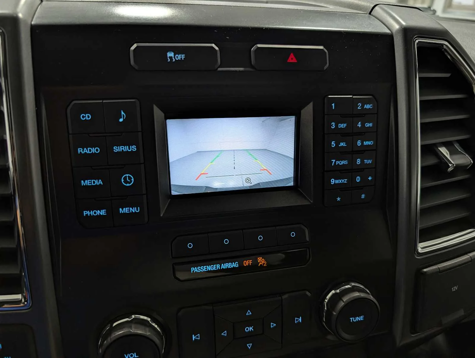 Used 2015 Blue Jeans Metallic Ford XLT image 24