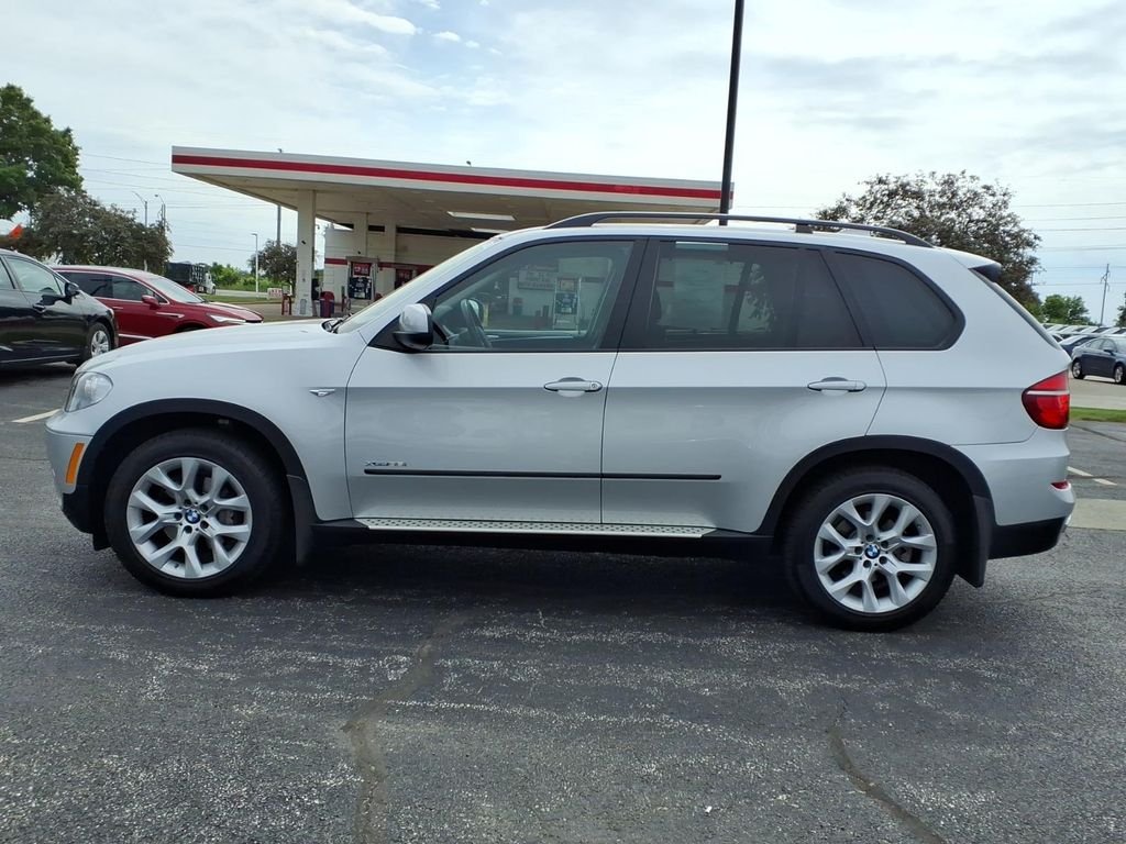 Used 2011 BMW X5 xDrive35i with VIN 5UXZV4C58BL404008 for sale in Savoy, IL