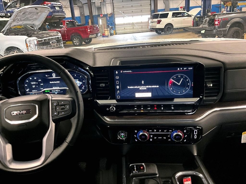 Used 2023 Summit White GMC SLT image 18