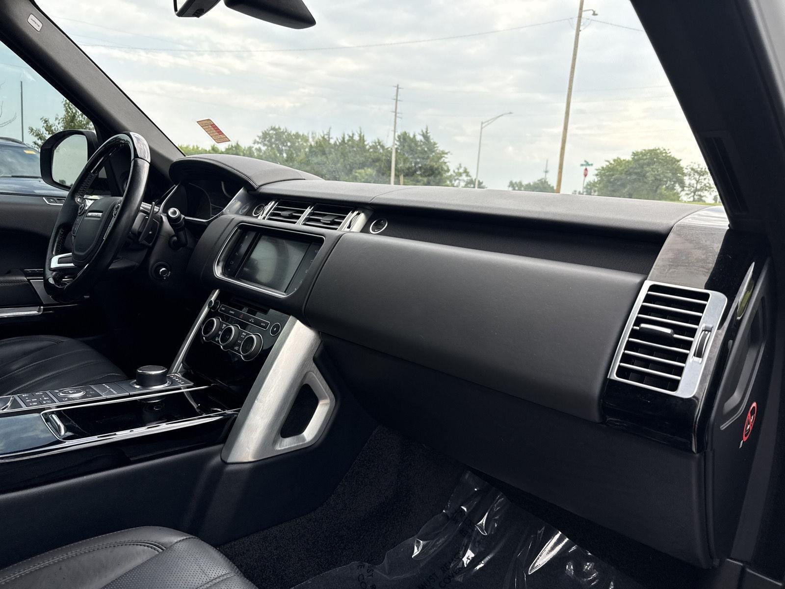 Used 2016 Fuji White Land Rover Supercharged image 28