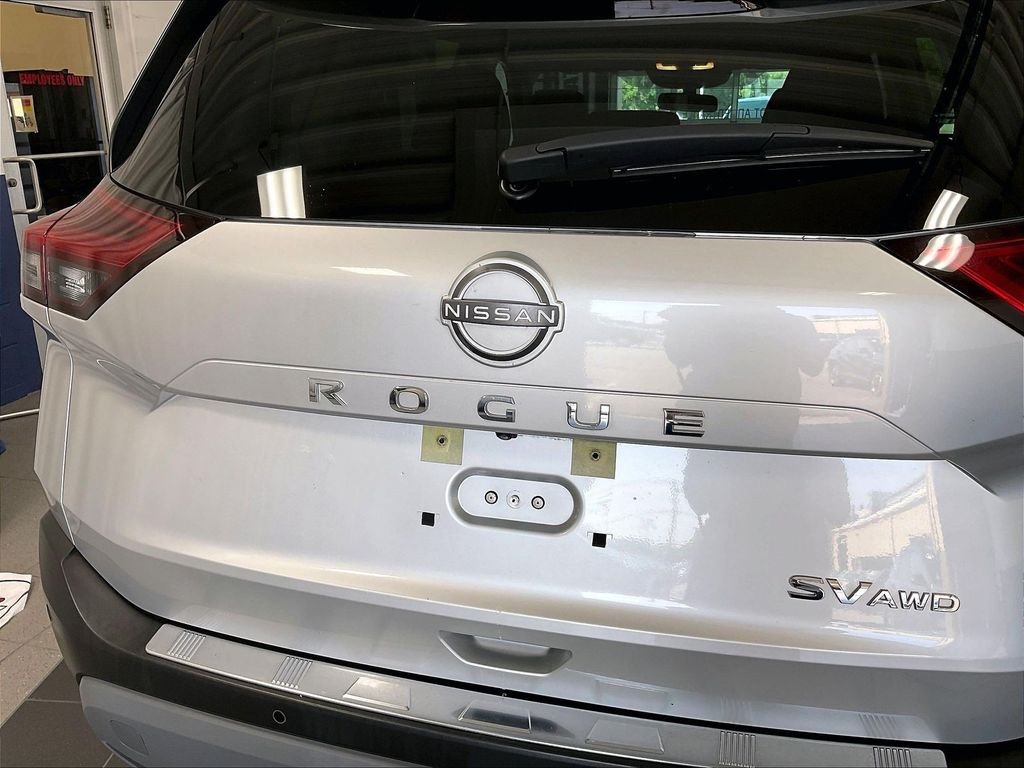 Used 2023 Silver Nissan SV image 28