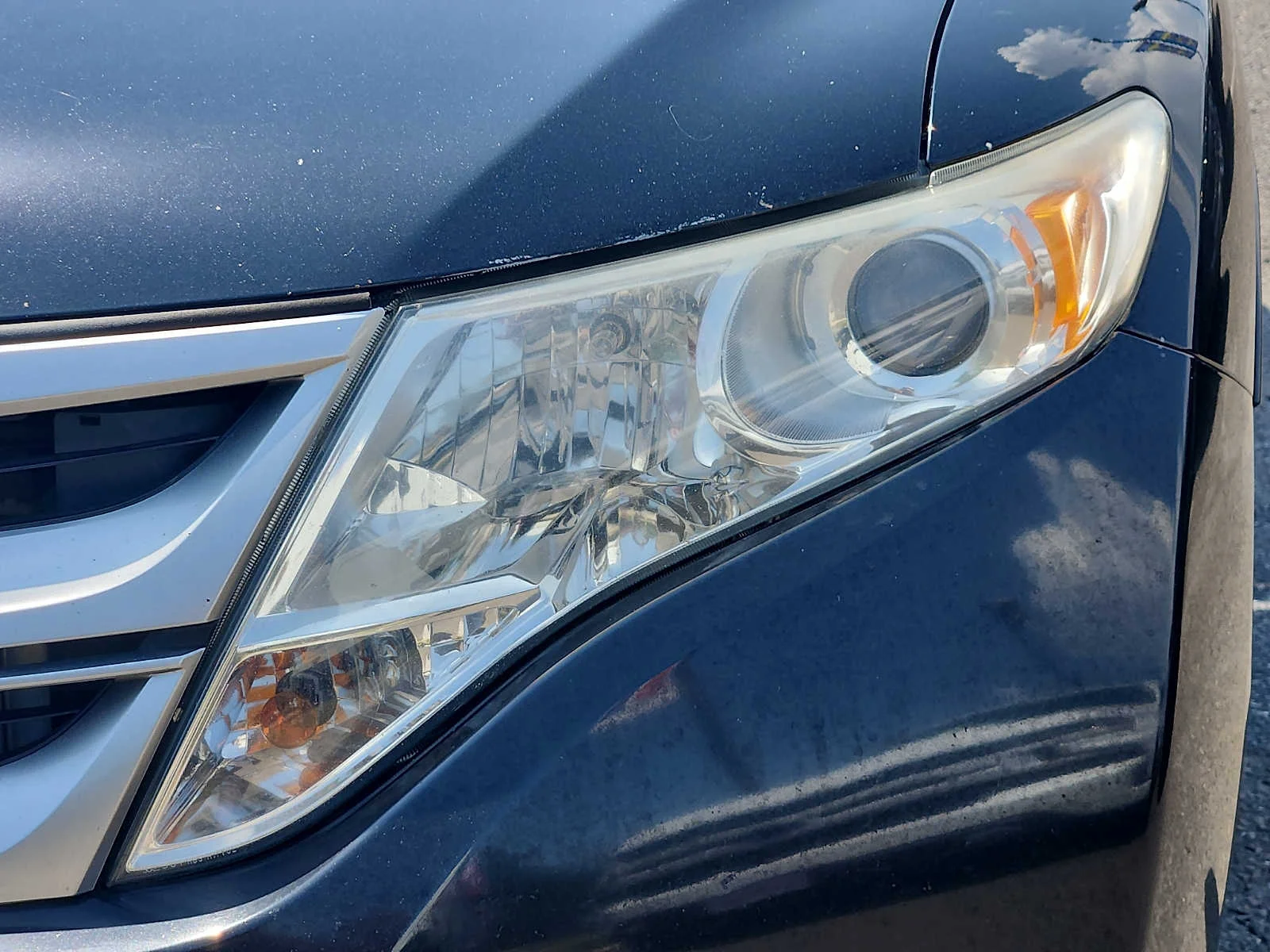 Used 2013 Black Toyota XLE image 9
