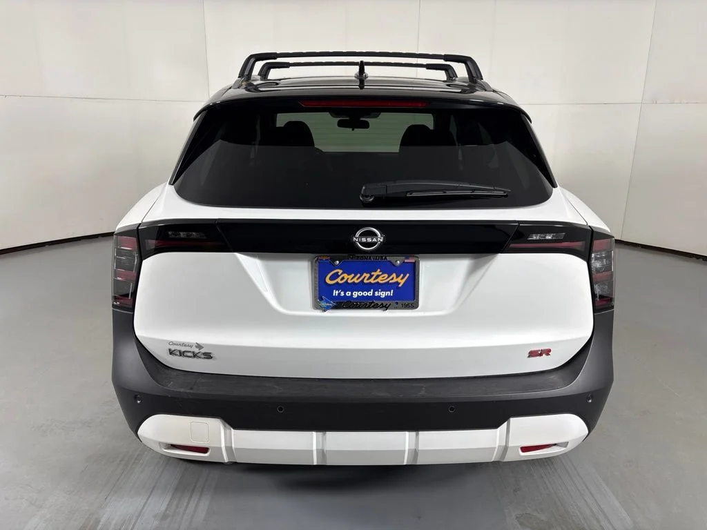 New 2026 Aspen White TriCoat / Super Black Two-tone Nissan SR image 7