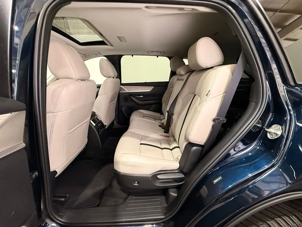 Used 2024 Blue Mazda Preferred image 17