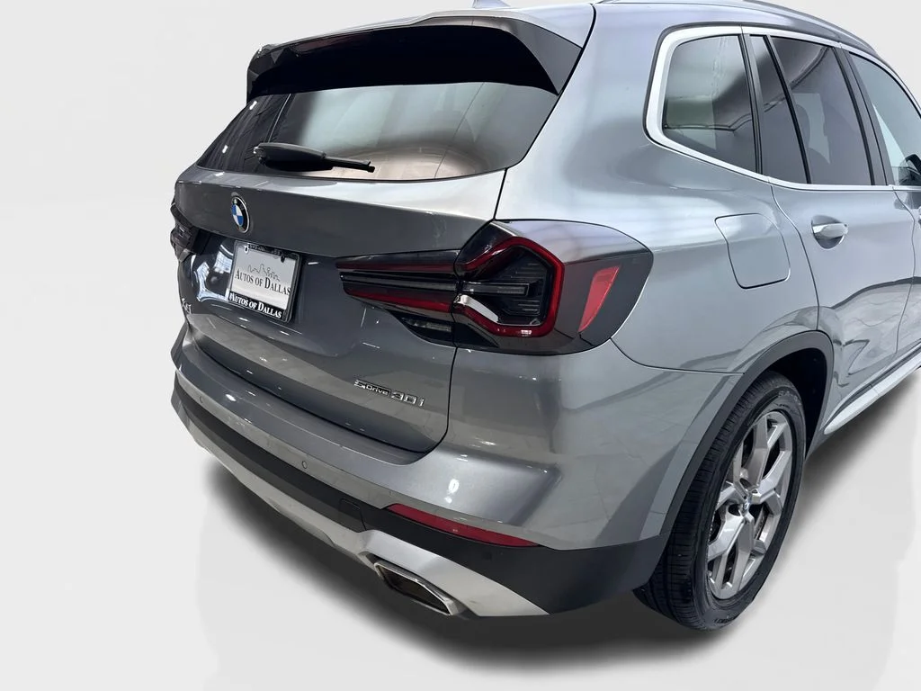 Used 2024 Gray BMW sDrive30i image 17