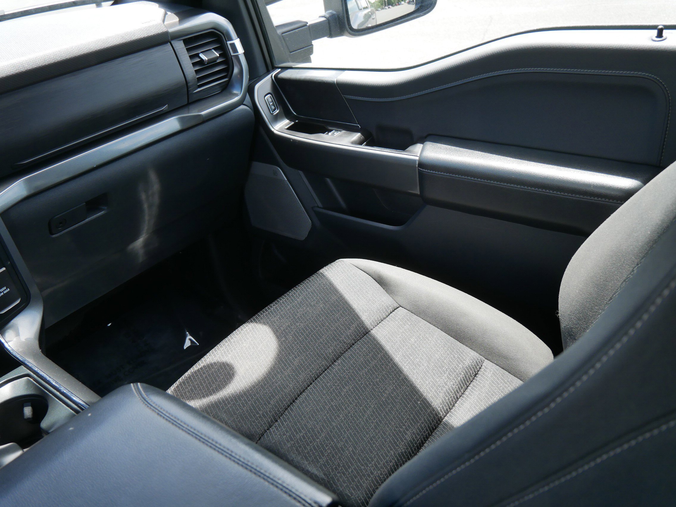 Used 2023 Gray Ford XLT image 17