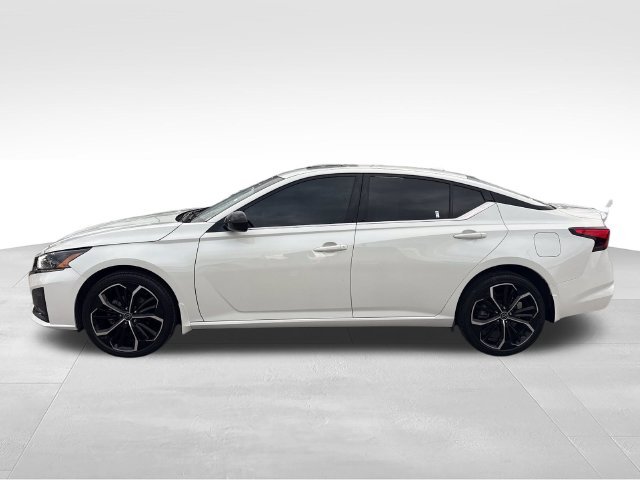 Used 2023 White Nissan 2.5 SR image 2