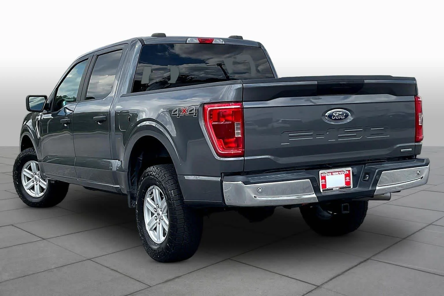 Used 2023 Carbonized Gray Metallic Ford XLT image 12