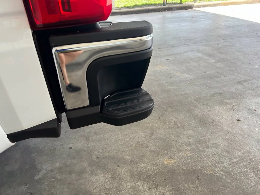 Used 2025 White Ford XL image 20