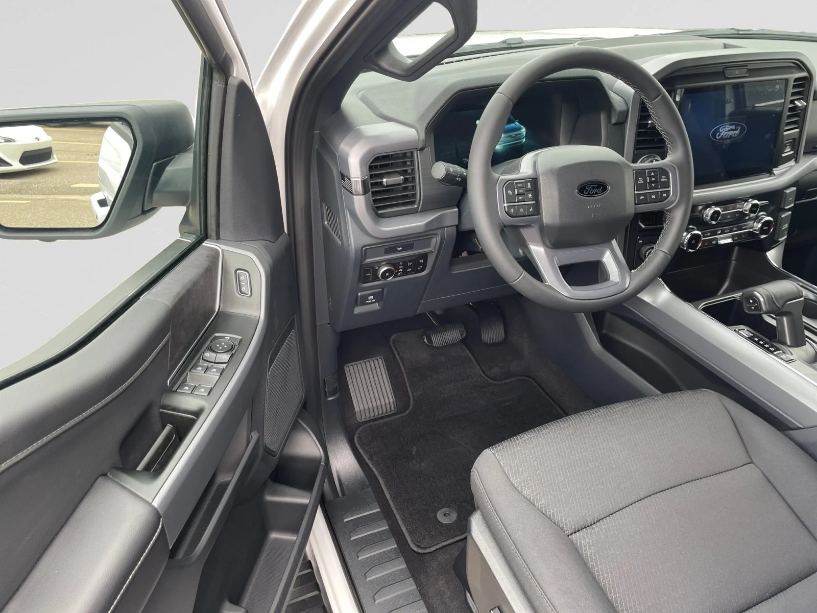 New 2026 Oxford White Ford XLT image 11