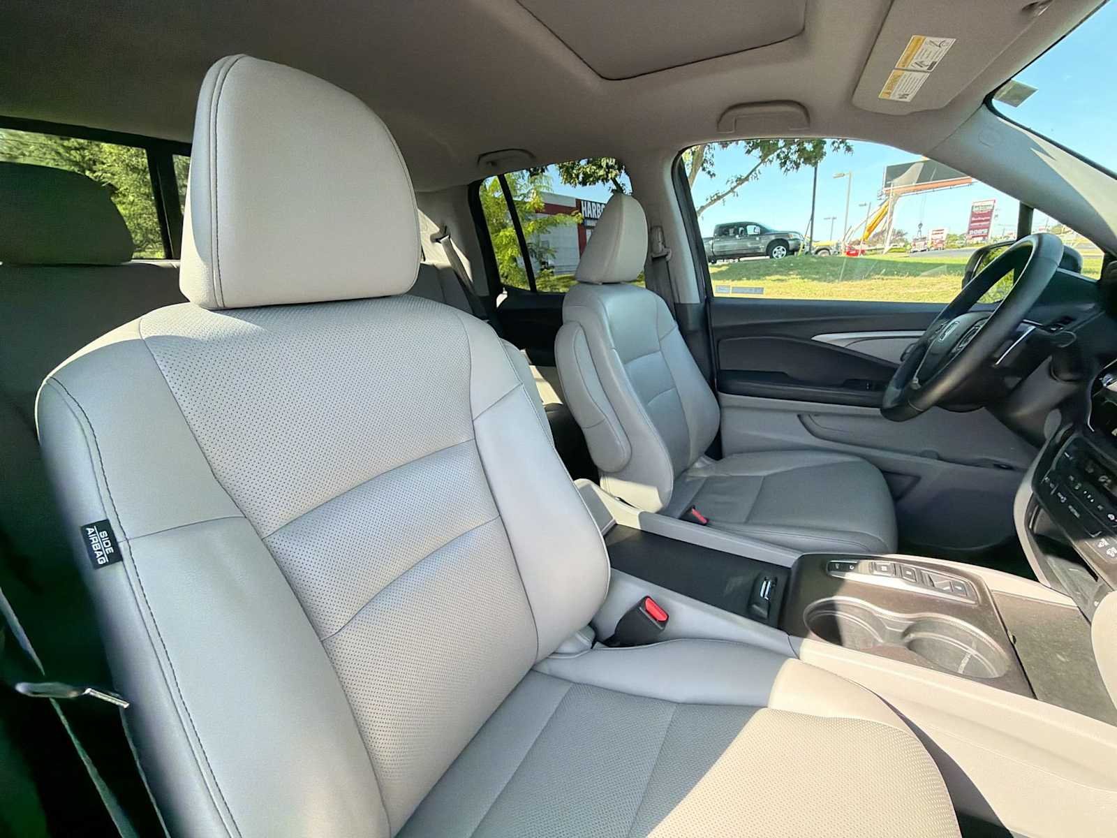 Certified Used 2023 Obsidian Blue Pearl Honda RTL image 17