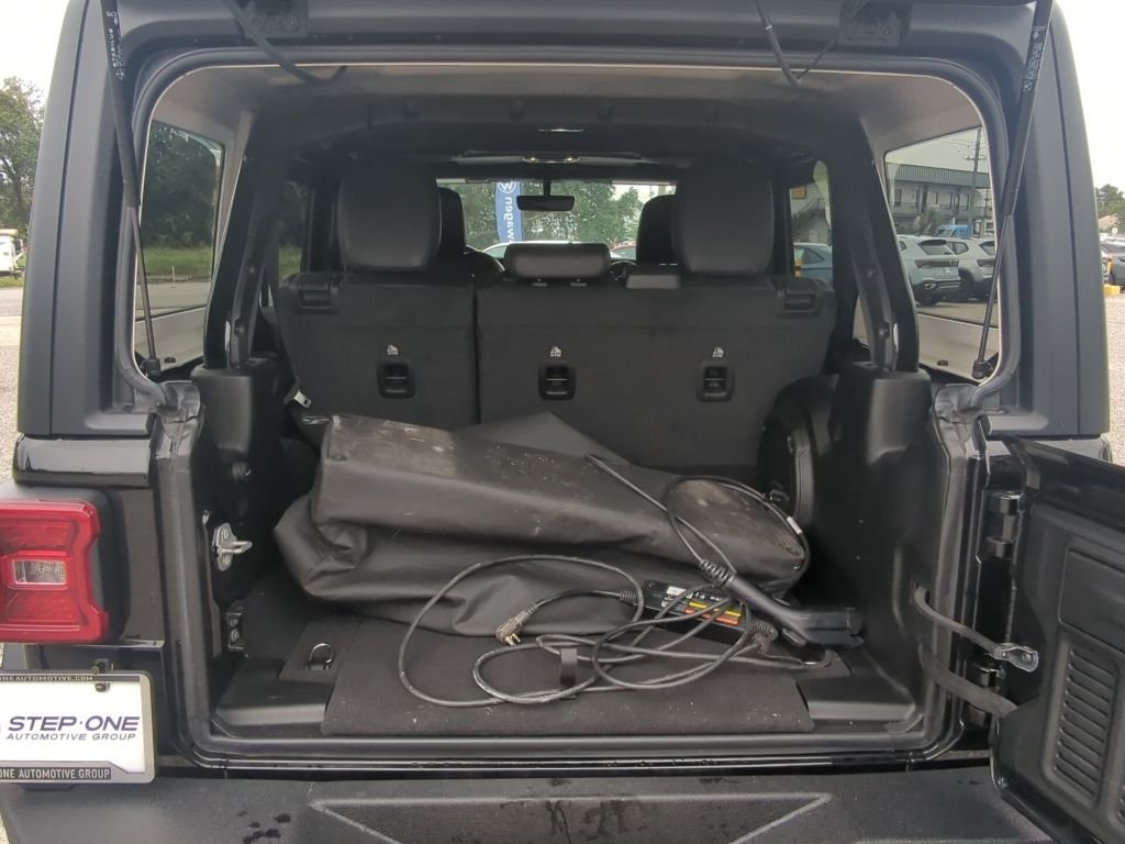 Used 2023 Black Jeep Rubicon 4xe image 27