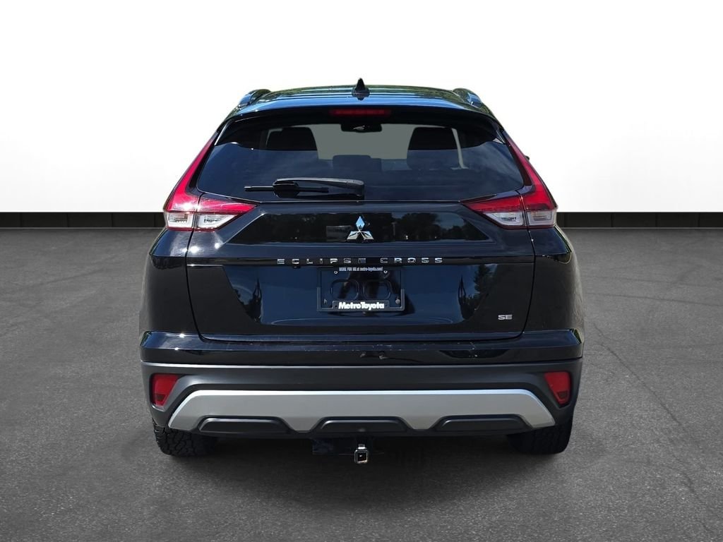 Used 2022 Black Mitsubishi SE image 6