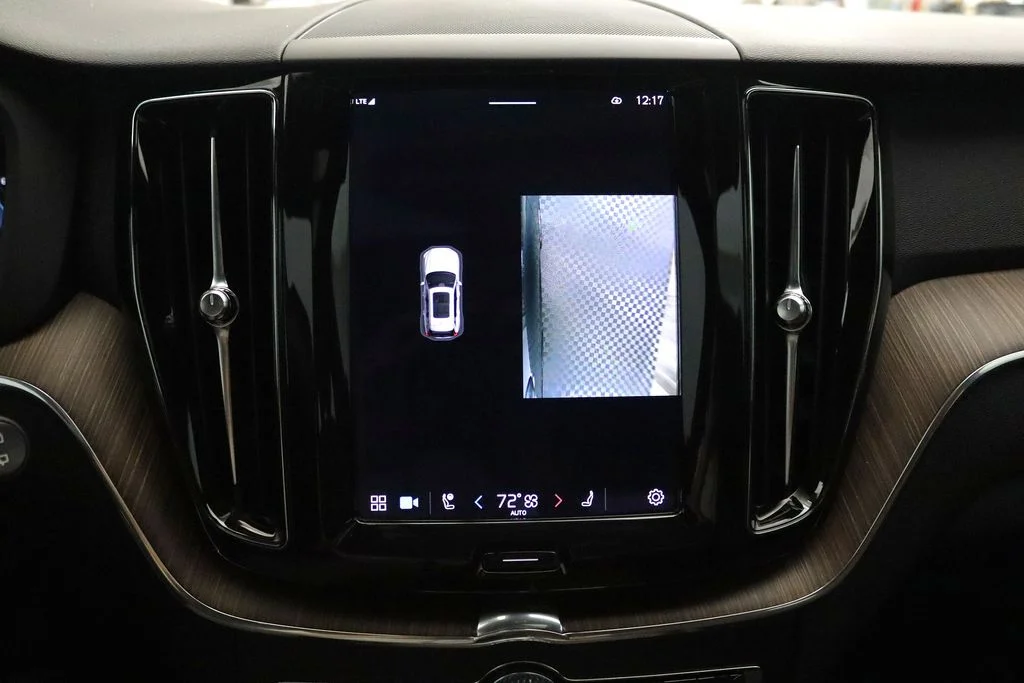 2022 Volvo XC60 Momentum - Photo 28