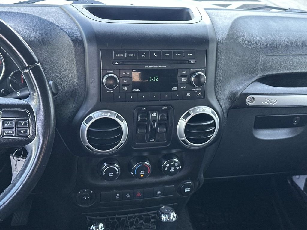 Used 2018 White Jeep Unlimited Sahara image 19